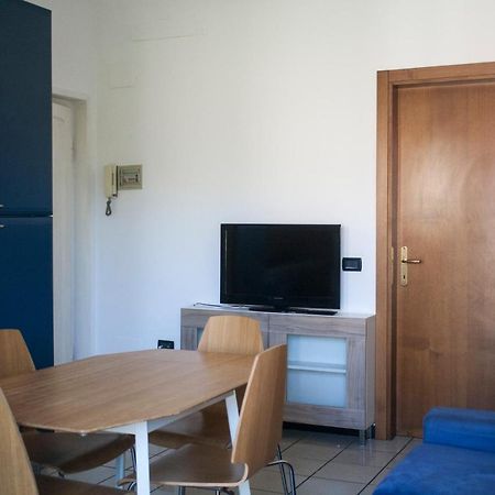 Apartamento Via Colombo Marina di Massa Exterior foto